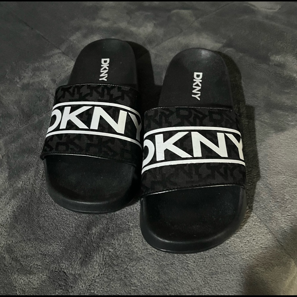 DKNY